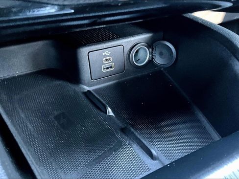 Used 2025 Ford Escape ST-Line Elite image 31