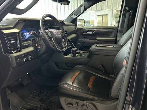 Used 2022 GMC Sierra 1500 AT4 w/ AT4 Premium Package image 2