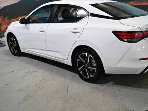 Used 2024 Nissan Sentra SV FWD image 9