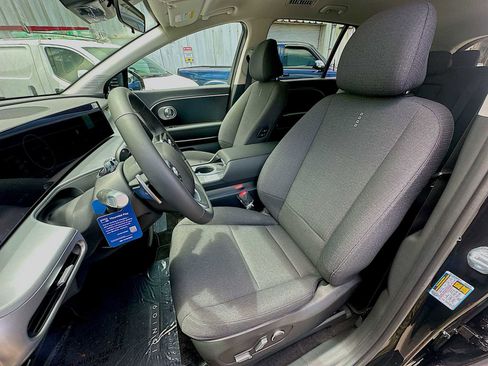 New 2026 Hyundai Ioniq 9 SE image 13