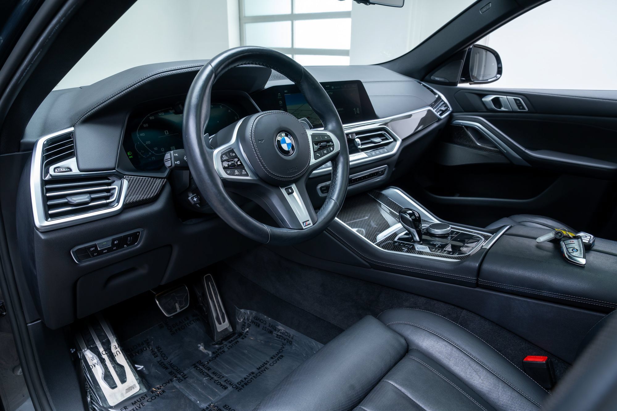 Used 2022 BMW X6 M50i AWD/4WD image 23