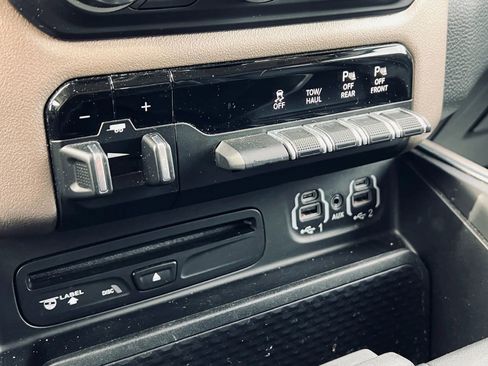 Used 2019 RAM 1500 Laramie image 20