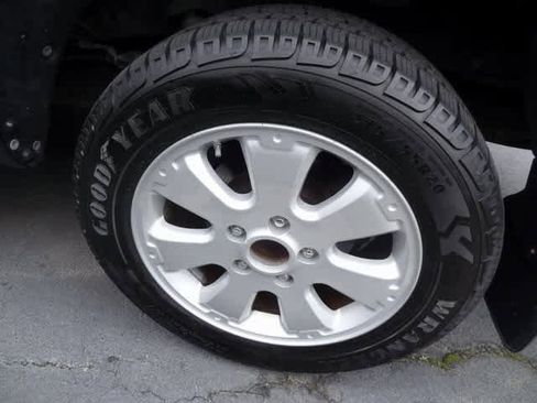 Used 2011 Toyota Tundra 4x4 CrewMax image 25