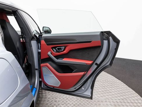 Used 2023 Lamborghini Urus S image 49