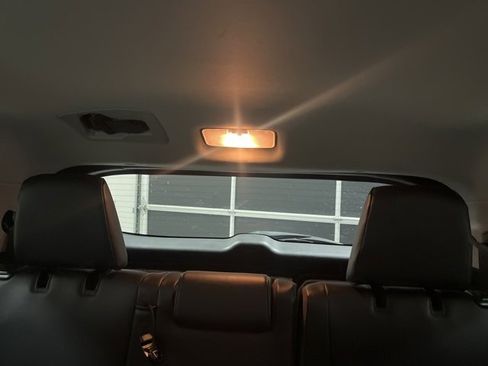 Used 2023 Toyota Highlander XLE image 32