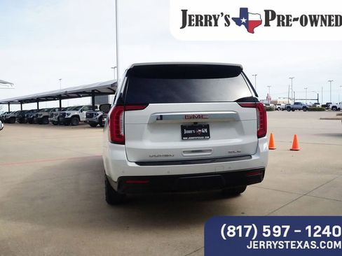 Used 2022 GMC Yukon XL SLE image 4