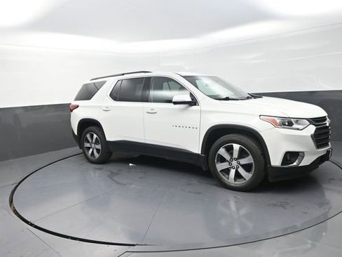 Used 2019 Chevrolet Traverse LT w/ LT Premium Package AWD/4WD image 35