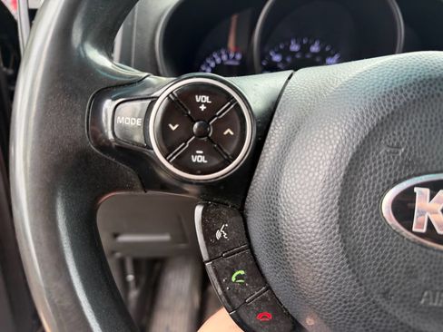 Used 2016 Kia Soul FWD image 15