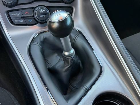 Used 2022 Dodge Challenger R/T RWD image 28