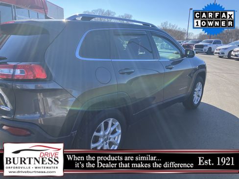 Used 2017 Jeep Cherokee Latitude w/ Cold Weather Group image 21