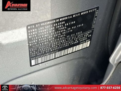 Used 2024 Volkswagen Tiguan SE image 19