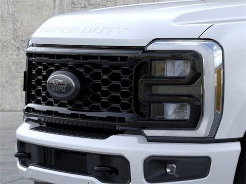 New 2026 Ford F250 Lariat w/ Black Appearance Package image 17