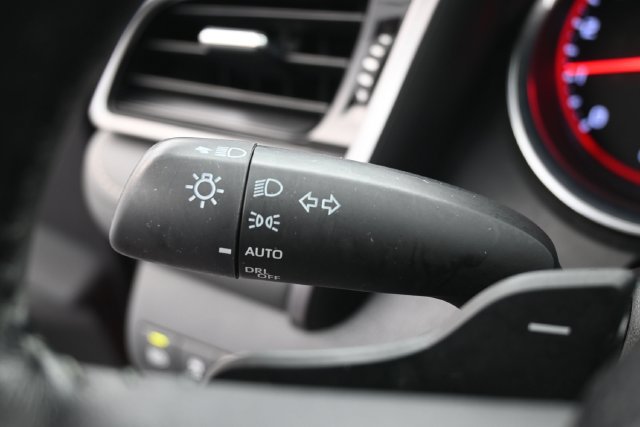 Used 2019 Toyota Camry XSE FWD image 17
