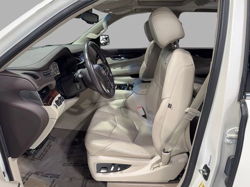 Used 2015 Cadillac Escalade Luxury image 20