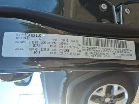 Used 2018 Jeep Compass Limited image 30