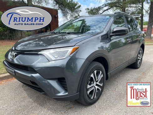 Used 2016 Toyota RAV4 LE image 1