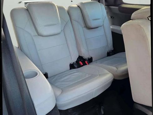 Used 2014 Mercedes-Benz GL 350 BlueTEC 4MATIC image 24