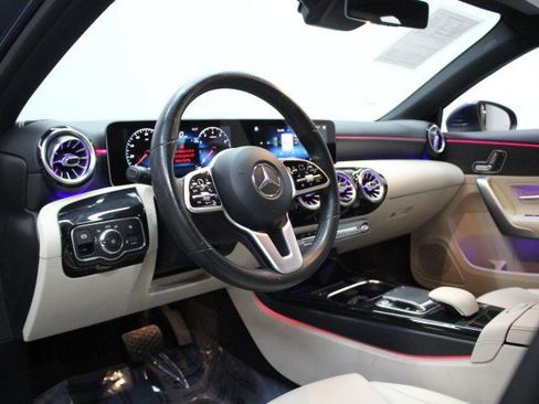 Used 2019 Mercedes-Benz A 220 image 6