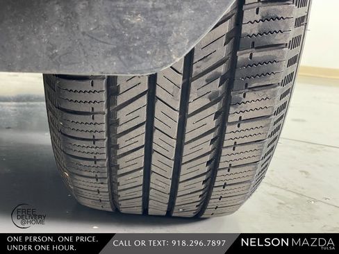 Used 2017 Nissan Armada Platinum w/ Interior Lighting Package image 10