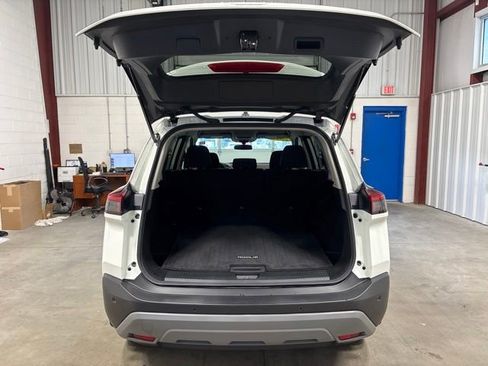Used 2023 Nissan Rogue S AWD/4WD image 18