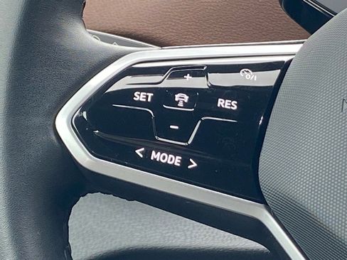 Certified 2024 Volkswagen ID.4 2WD image 8