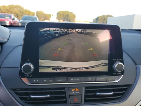 Certified 2025 Nissan Altima 2.5 SR image 10