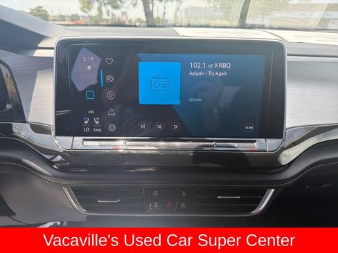 Used 2025 Volkswagen Atlas Cross Sport SE FWD image 18