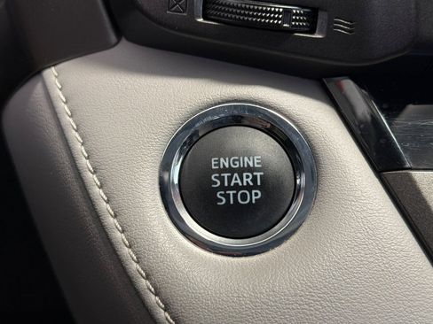 Used 2013 Toyota RAV4 Limited AWD/4WD image 24