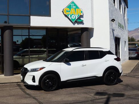 Used 2023 Nissan Kicks SR image 7