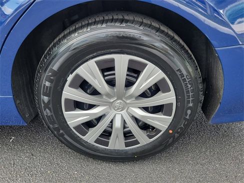 Used 2023 Toyota Camry LE image 28