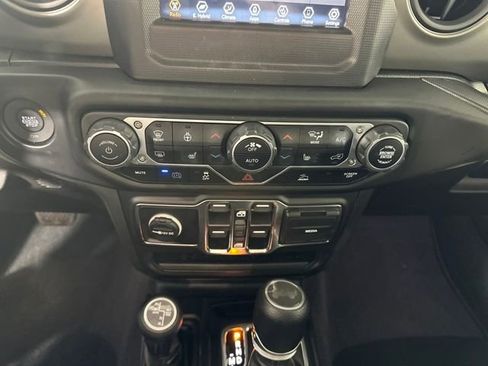 Used 2023 Jeep Wrangler Unlimited w/ Cold Weather Group image 23