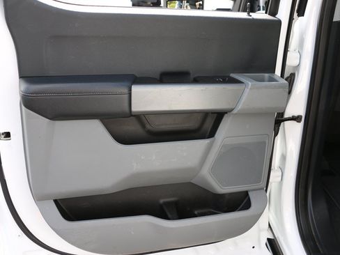 Used 2025 Ford F250 XLT w/ F-250 >10K GVWR Package AWD/4WD image 32