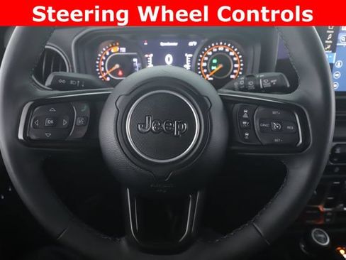 Used 2025 Jeep Wrangler Unlimited Rubicon AWD/4WD image 21