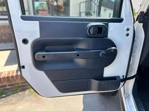 Used 2008 Jeep Wrangler Unlimited X w/ Trailer Tow Group image 19