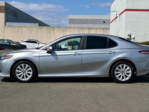 Certified 2018 Toyota Camry LE FWD image 9