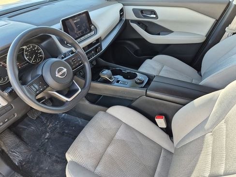 Used 2024 Nissan Rogue SV image 11