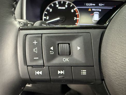 Used 2021 Nissan Rogue SV w/ Premium Package FWD image 19