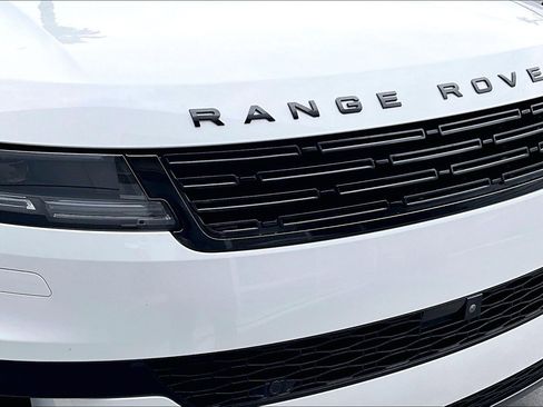Used 2024 Land Rover Range Rover Sport SE image 30