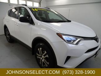 Used 2016 Toyota RAV4 LE video 1