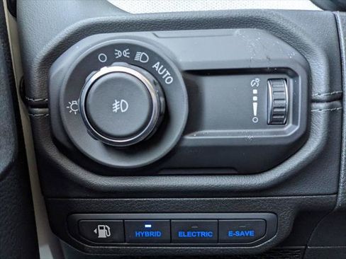 Certified 2025 Jeep Wrangler Unlimited Sahara AWD/4WD image 51