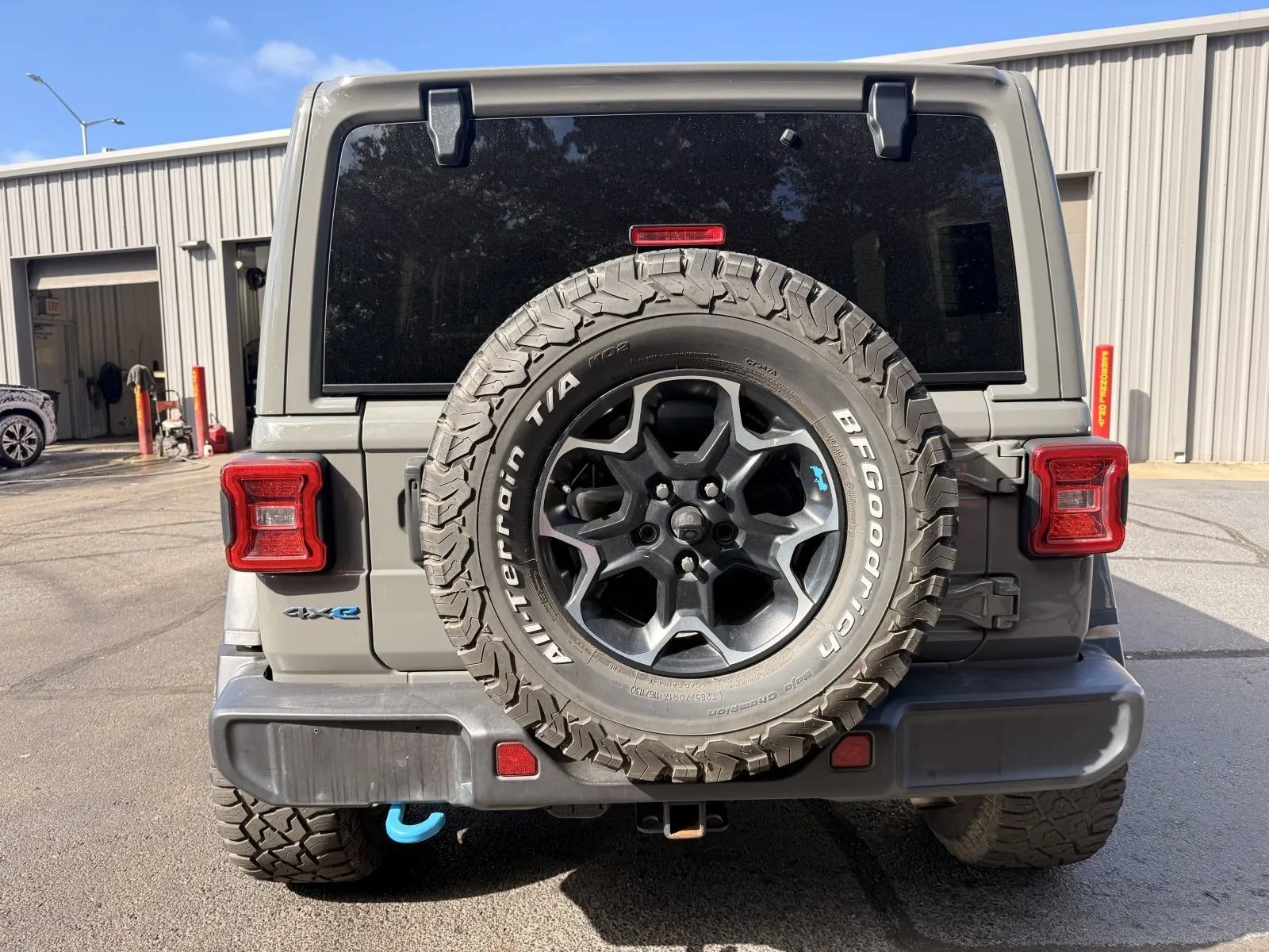 Used 2021 Jeep Wrangler Unlimited Rubicon 4xe w/ Cold Weather Group AWD/4WD image 3