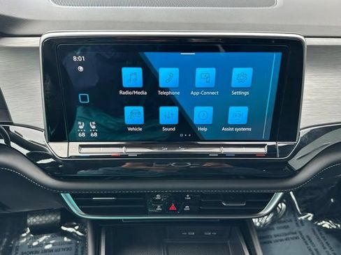 Certified 2024 Volkswagen Atlas Cross Sport SE AWD/4WD image 36