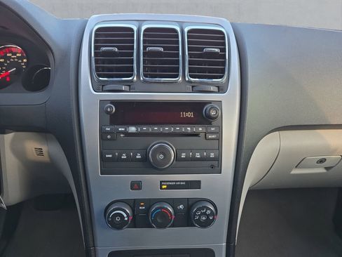 Used 2011 GMC Acadia SL w/ Preferred Package image 17