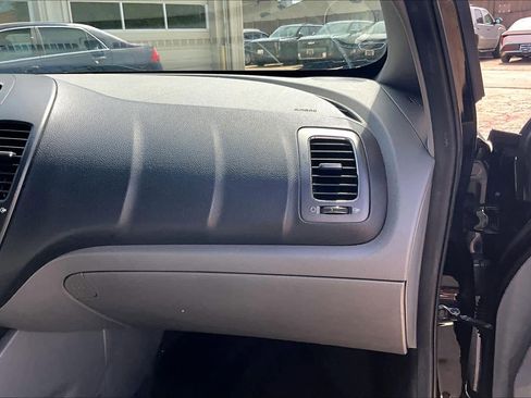 Used 2017 Kia Forte LX image 17