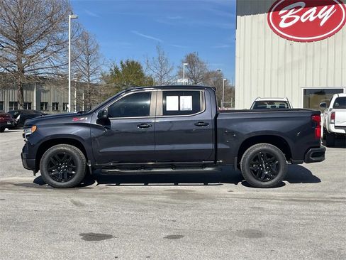 Used 2023 Chevrolet Silverado 1500 RST image 2