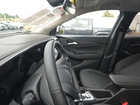 Used 2024 Buick Encore GX Preferred FWD image 13