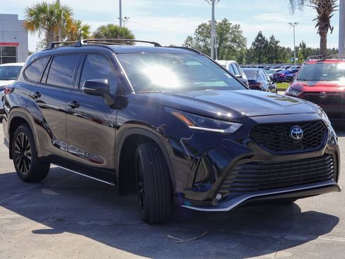Used 2024 Toyota Highlander XSE FWD image 28