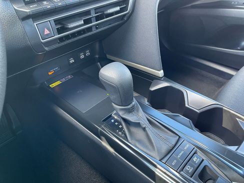 Used 2025 Toyota Camry LE image 40