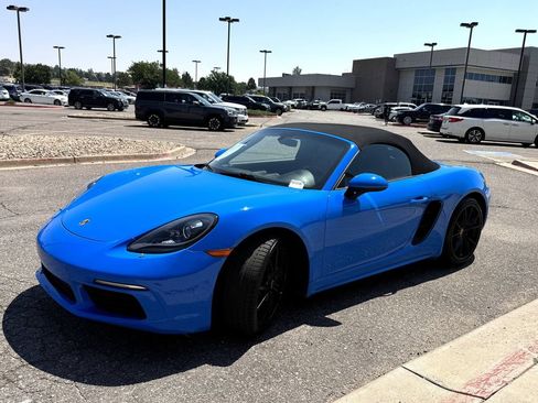 Used 2023 Porsche 718 Boxster S RWD image 4