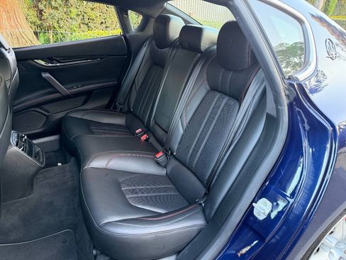 Used 2018 Maserati Quattroporte S GranSport RWD image 19